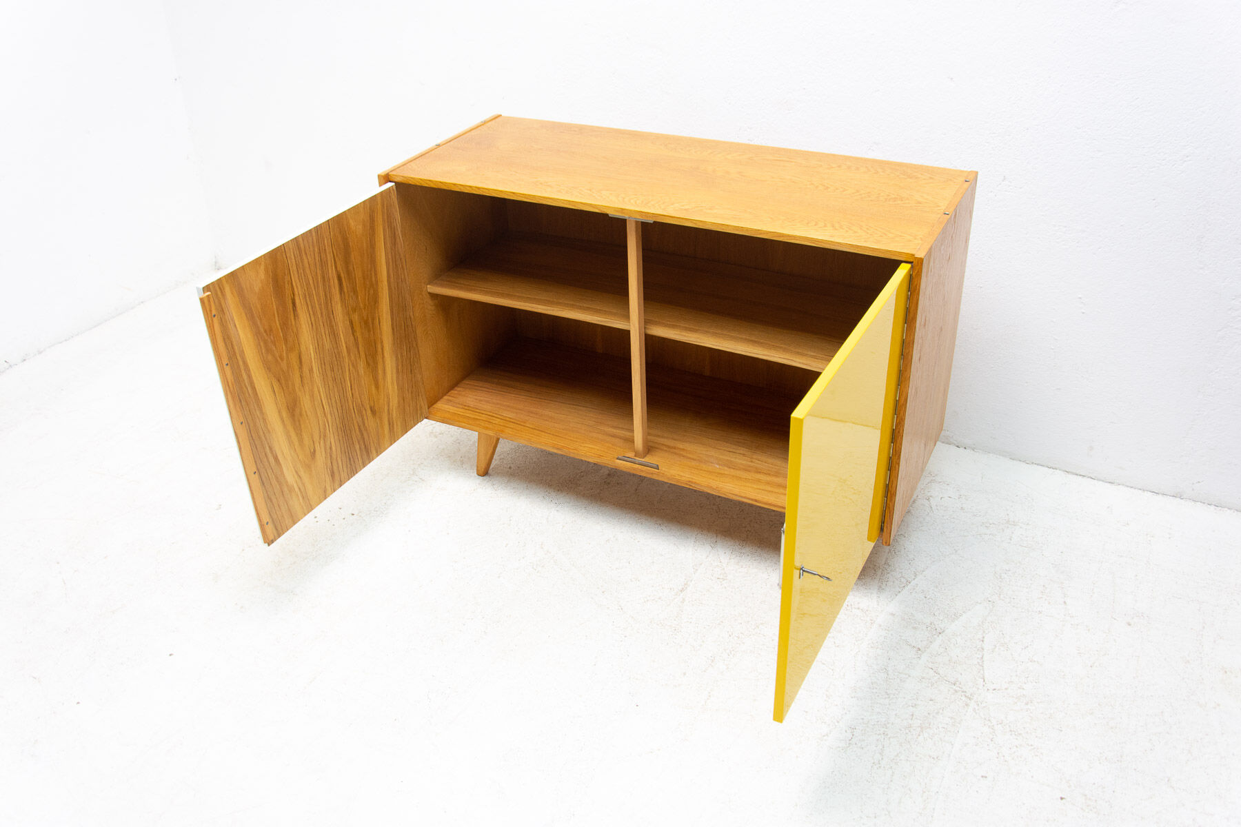 Fully restored mid century sideboard U-450 by Jiří Jiroutek, 1960´s, Czechoslovakia