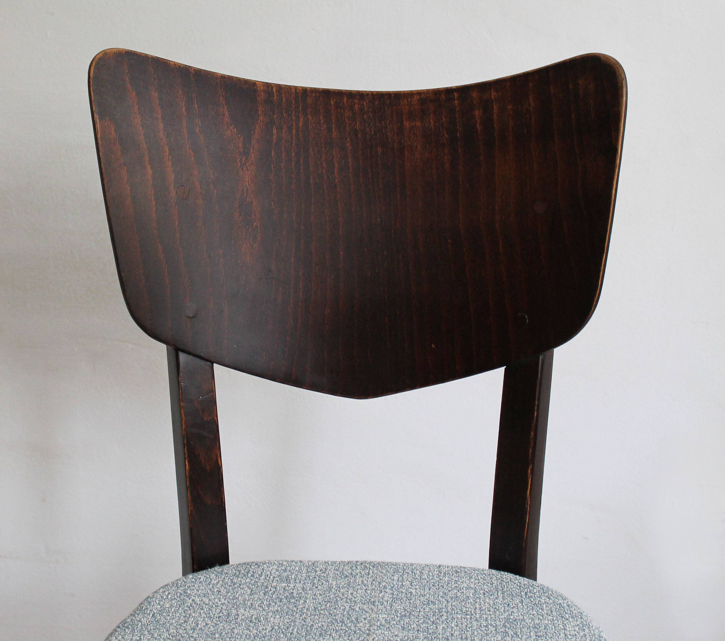 Ensemble de quatre chaises de salle à manger du milieu du siècle des années 1960 par TON