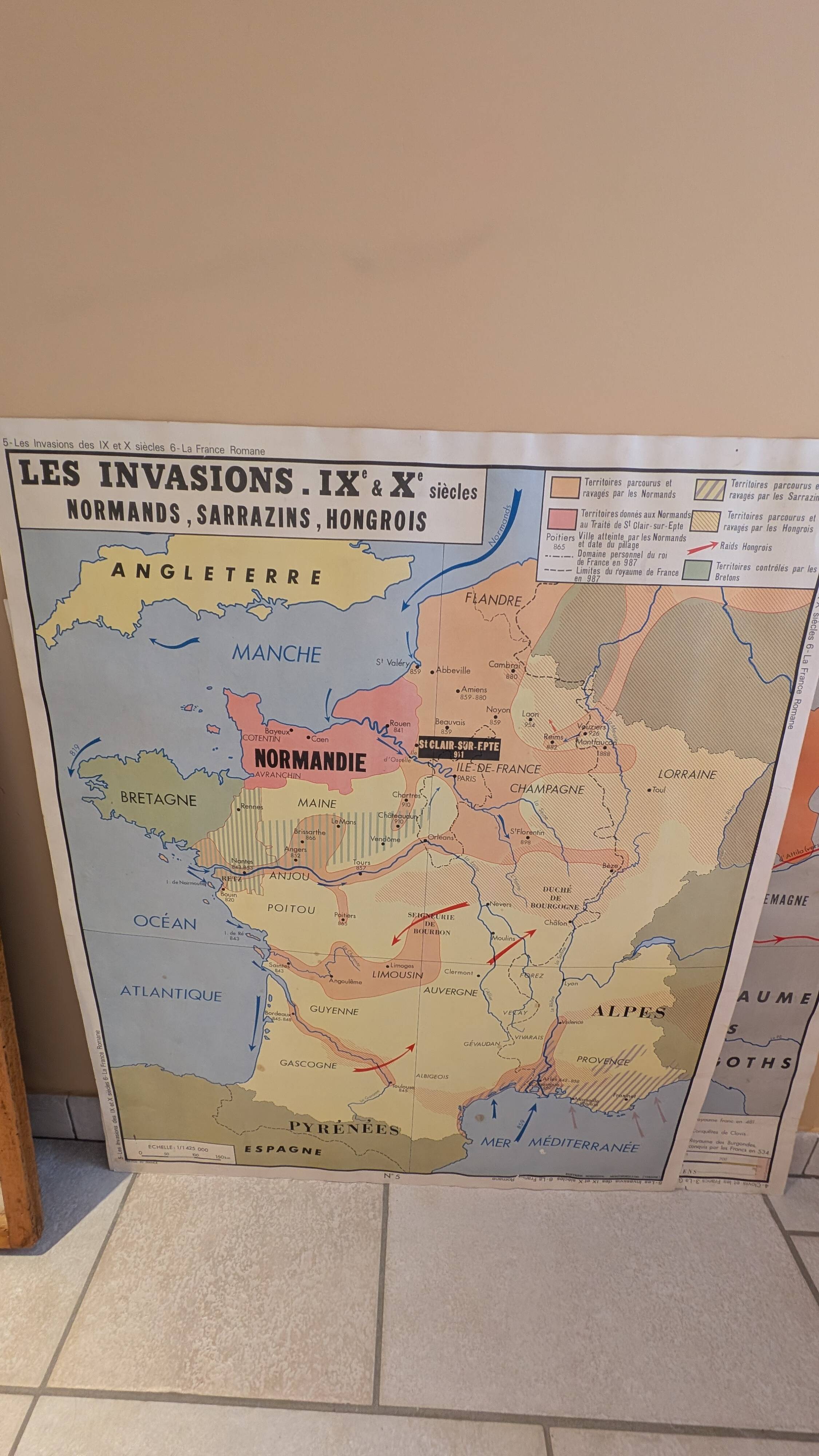 Set of 4 Vintage School Maps ROSSIGNOL Montmorillon + Wooden Frame