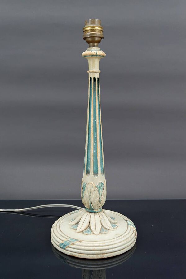 Lampe en bois Art Déco peinte en blanc et bleu patiné, France, Circa 1920