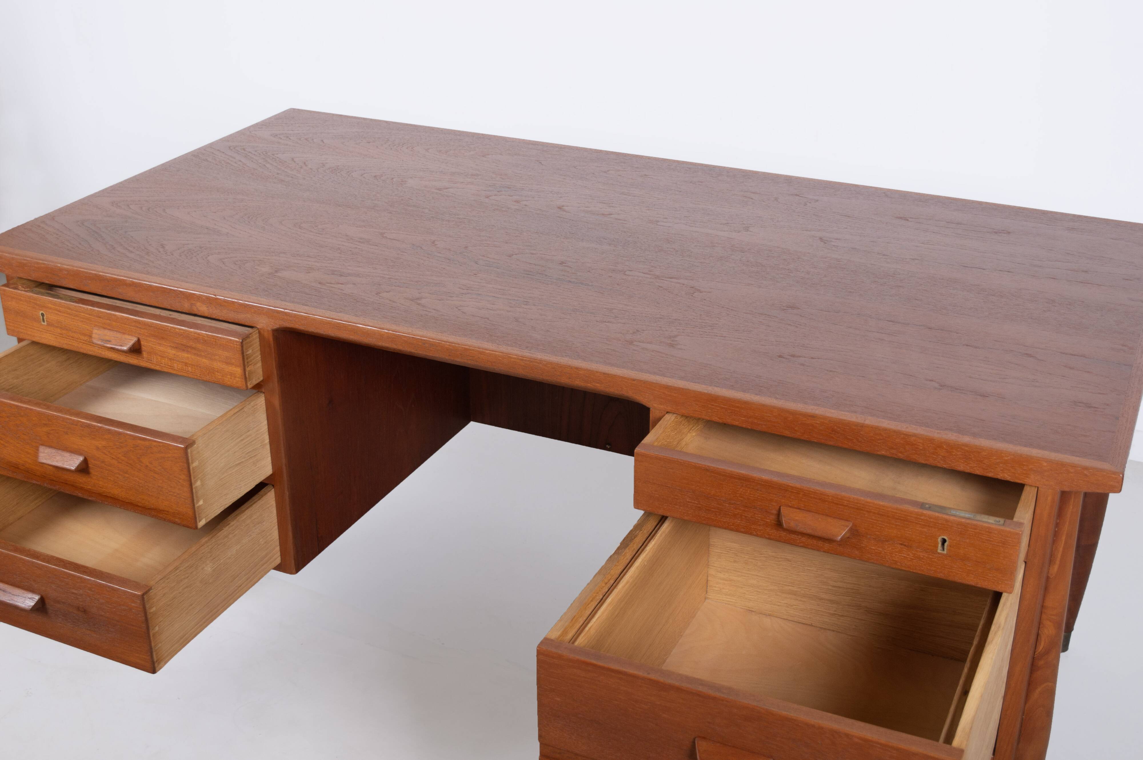 Scandinavian teak desk - 1960