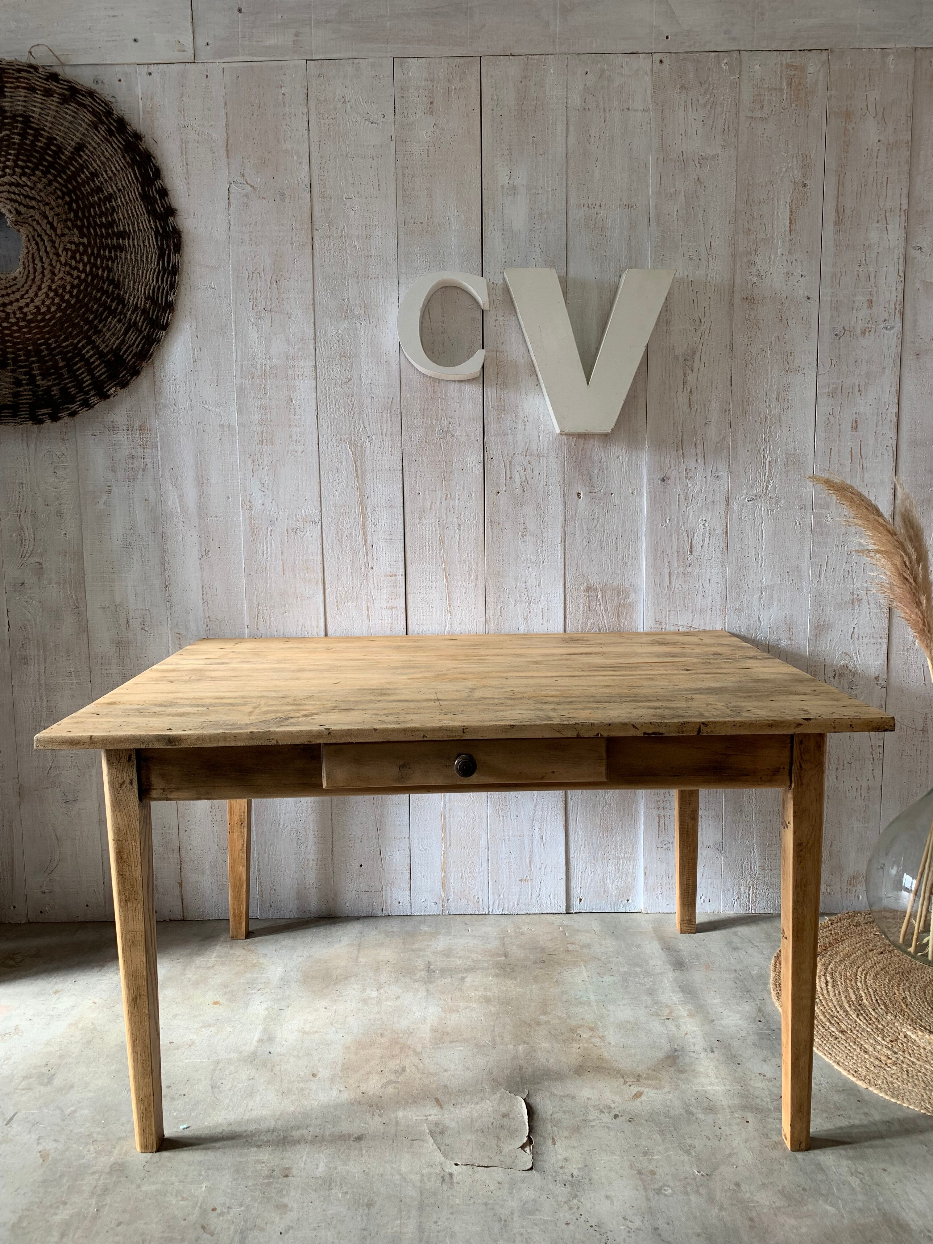 Farm table