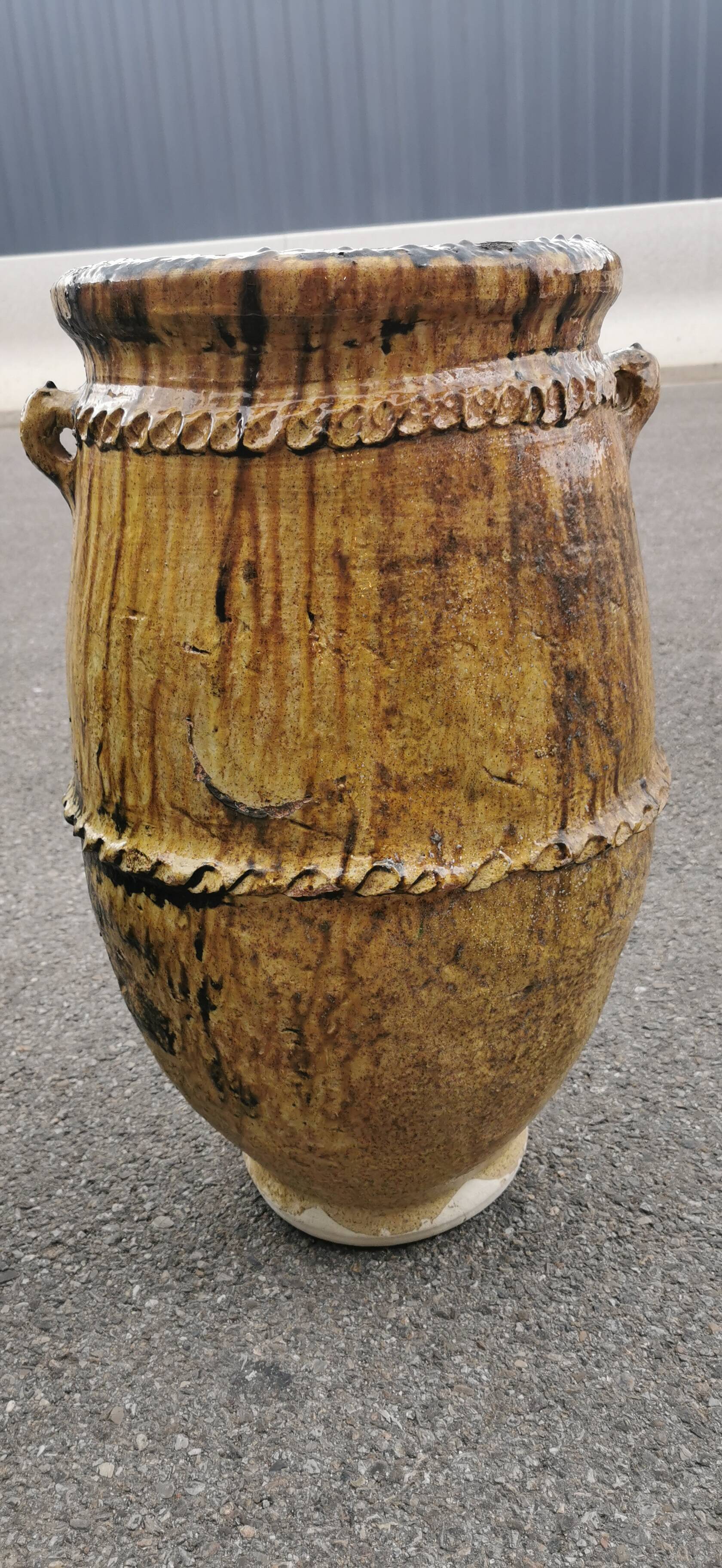 Tamgroute terracotta jar