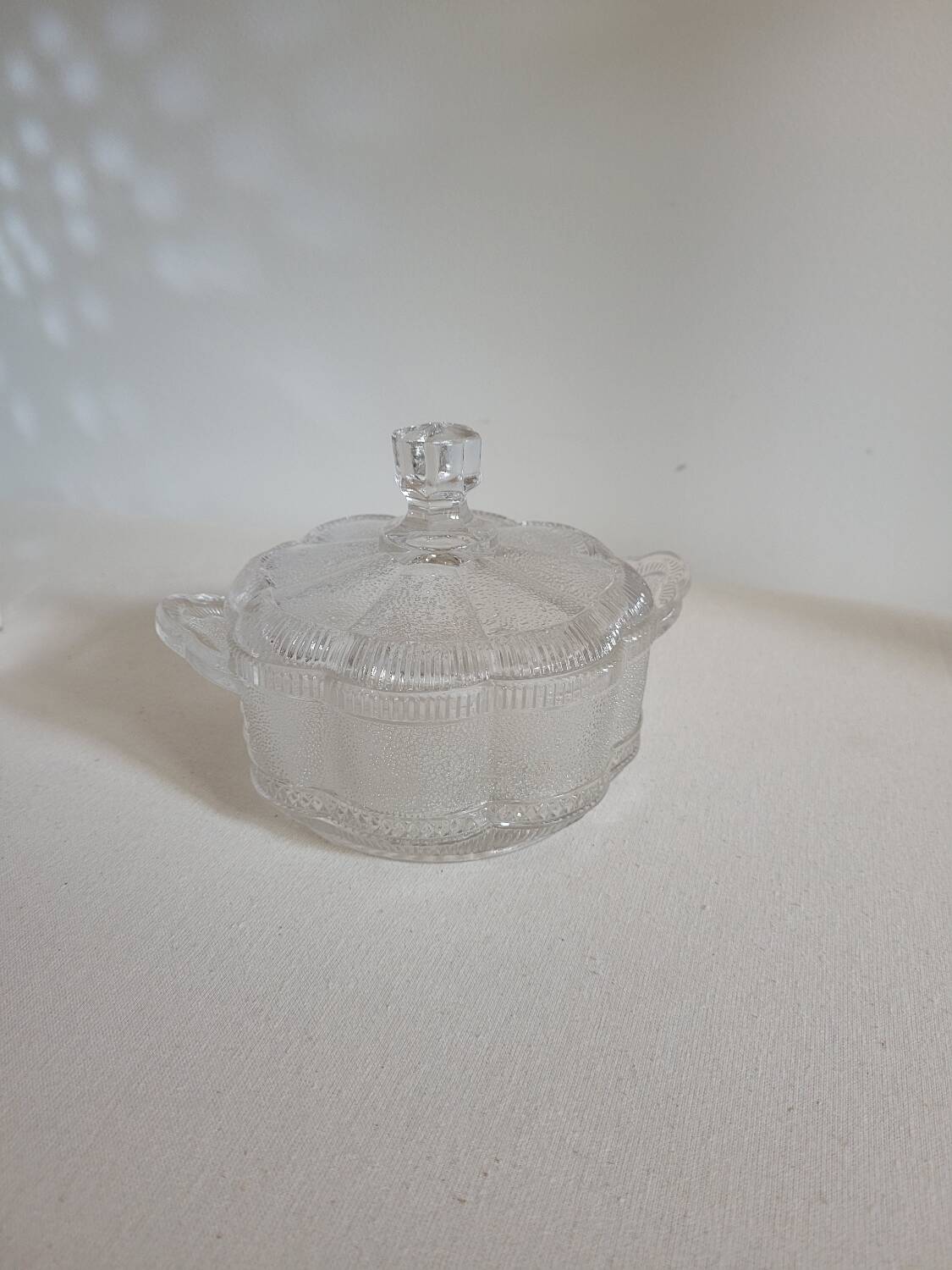 Boîte en verre moulé