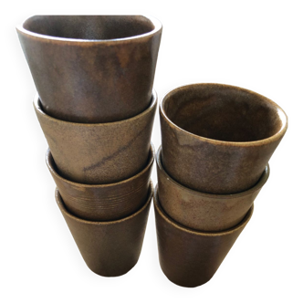 7 stoneware mugs