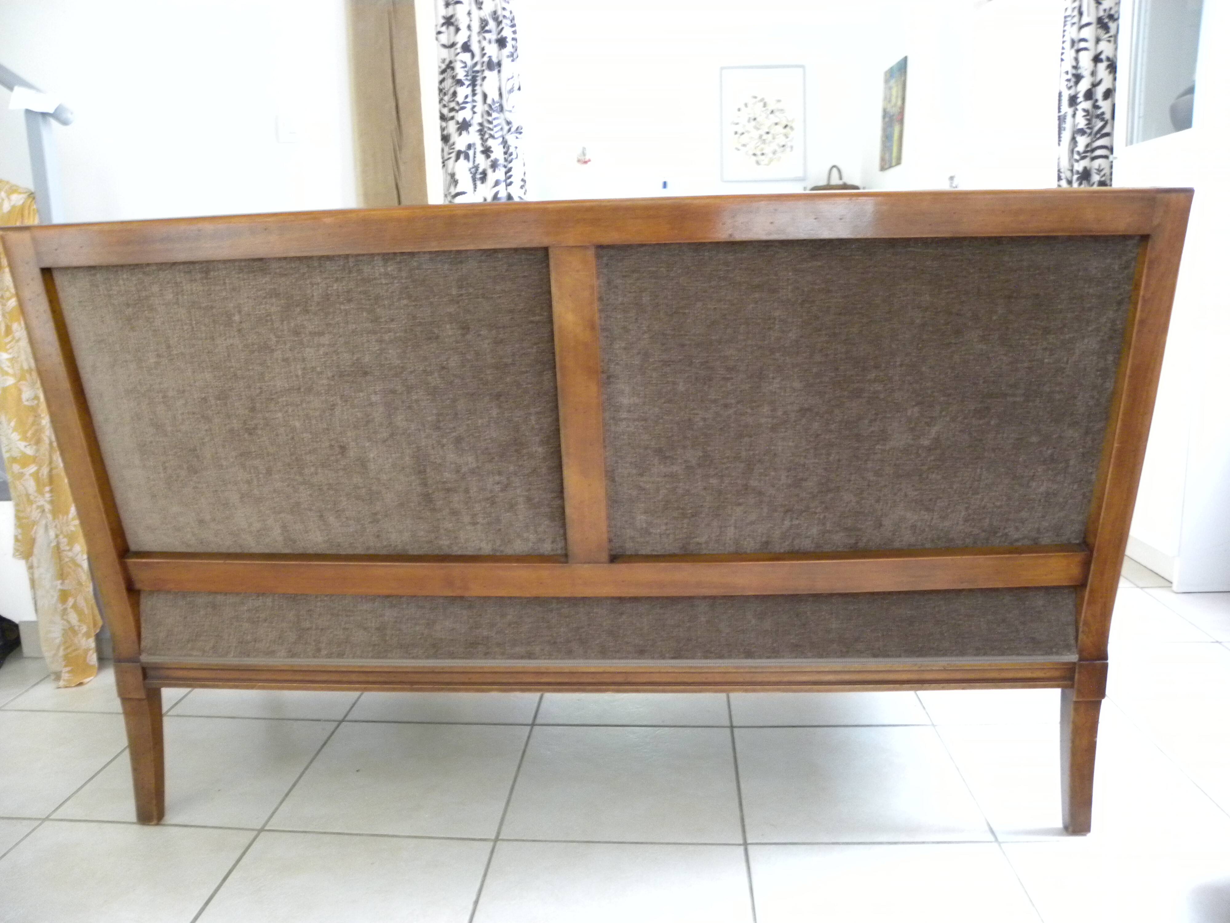 Two-seater canapé in Restoration / Louis-Philippe style – Reupholstered by an artisan.