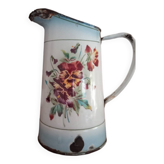 Enamelled sheet metal pitcher