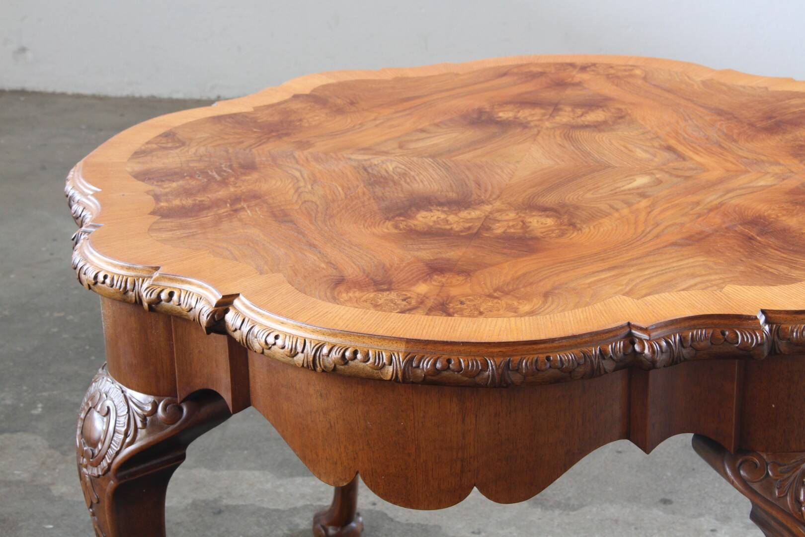 Vintage Figured Burr Walnut Pie Crust Coffee Table, 1920s