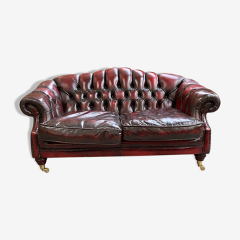 Chersterfields sofa burgundy