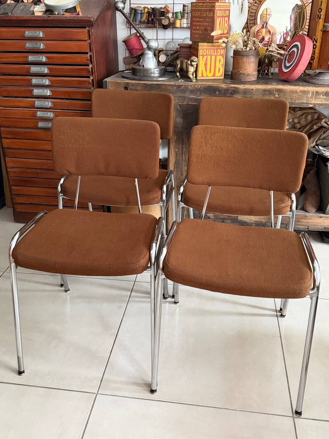 Lot de 4 chaises chromées vintage