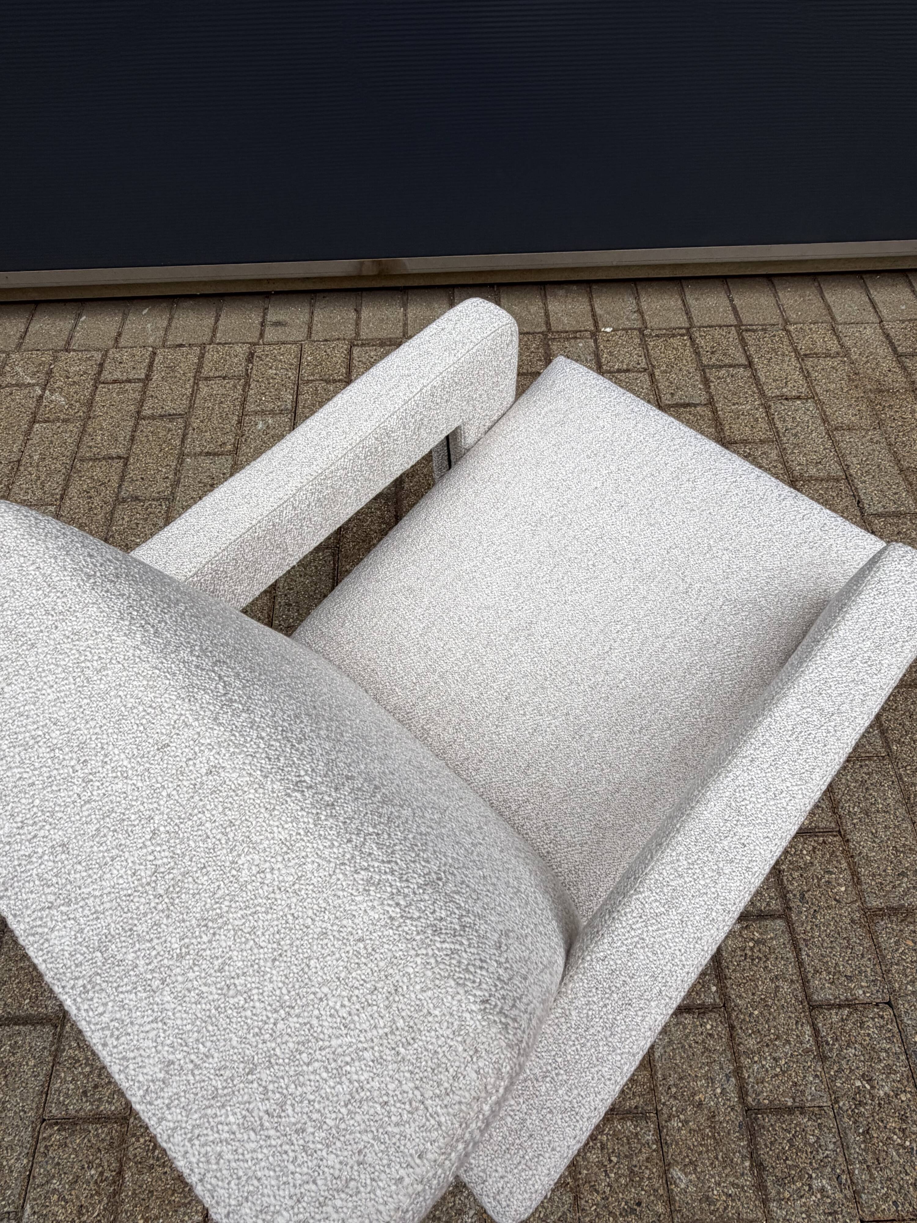 2x Cassina Utrecht chair in beige bouclé, Gerrit Rietveld. In NEW CONDITION!!