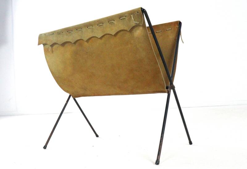 Nubuck magazine rack