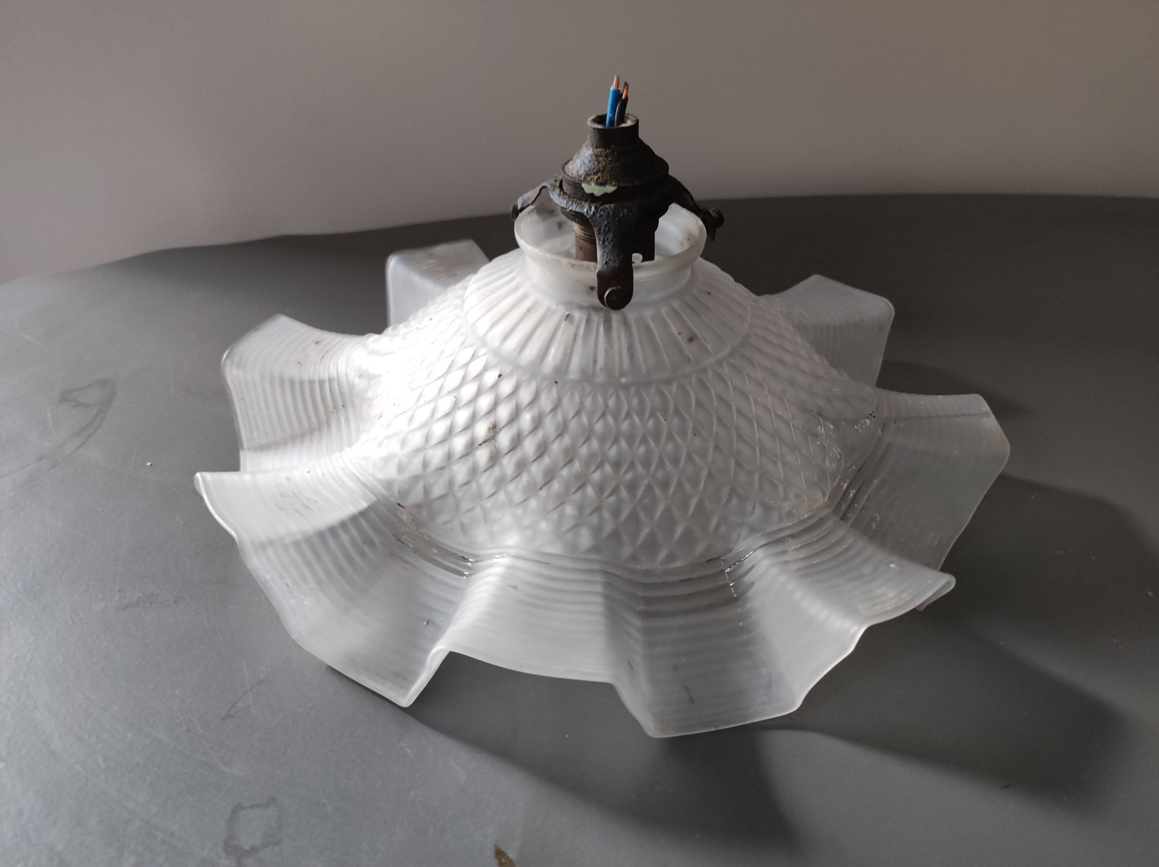 Suspension tulip lampshade glass paste and brass claw