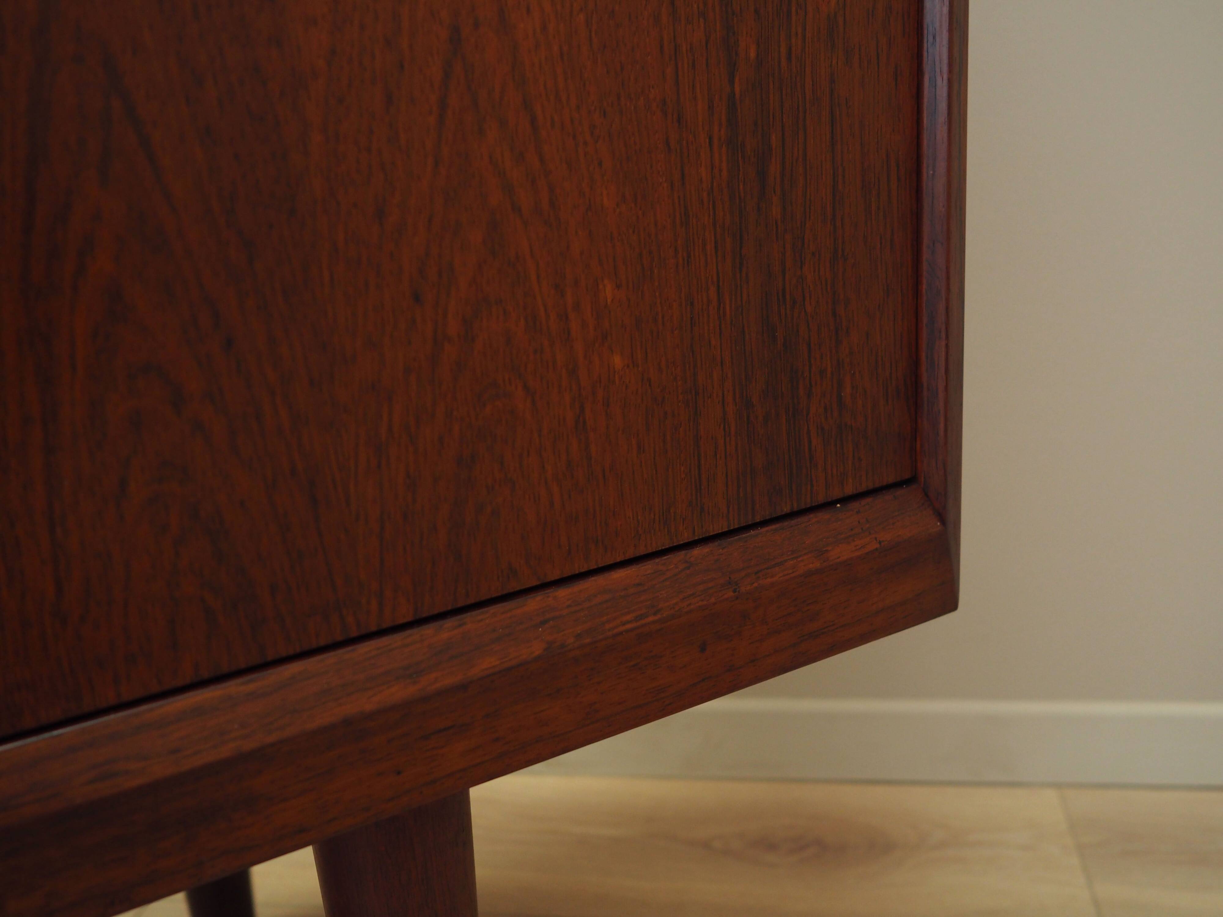 Buffet haut en palissandre, design danois, années 1970, production : Danemark