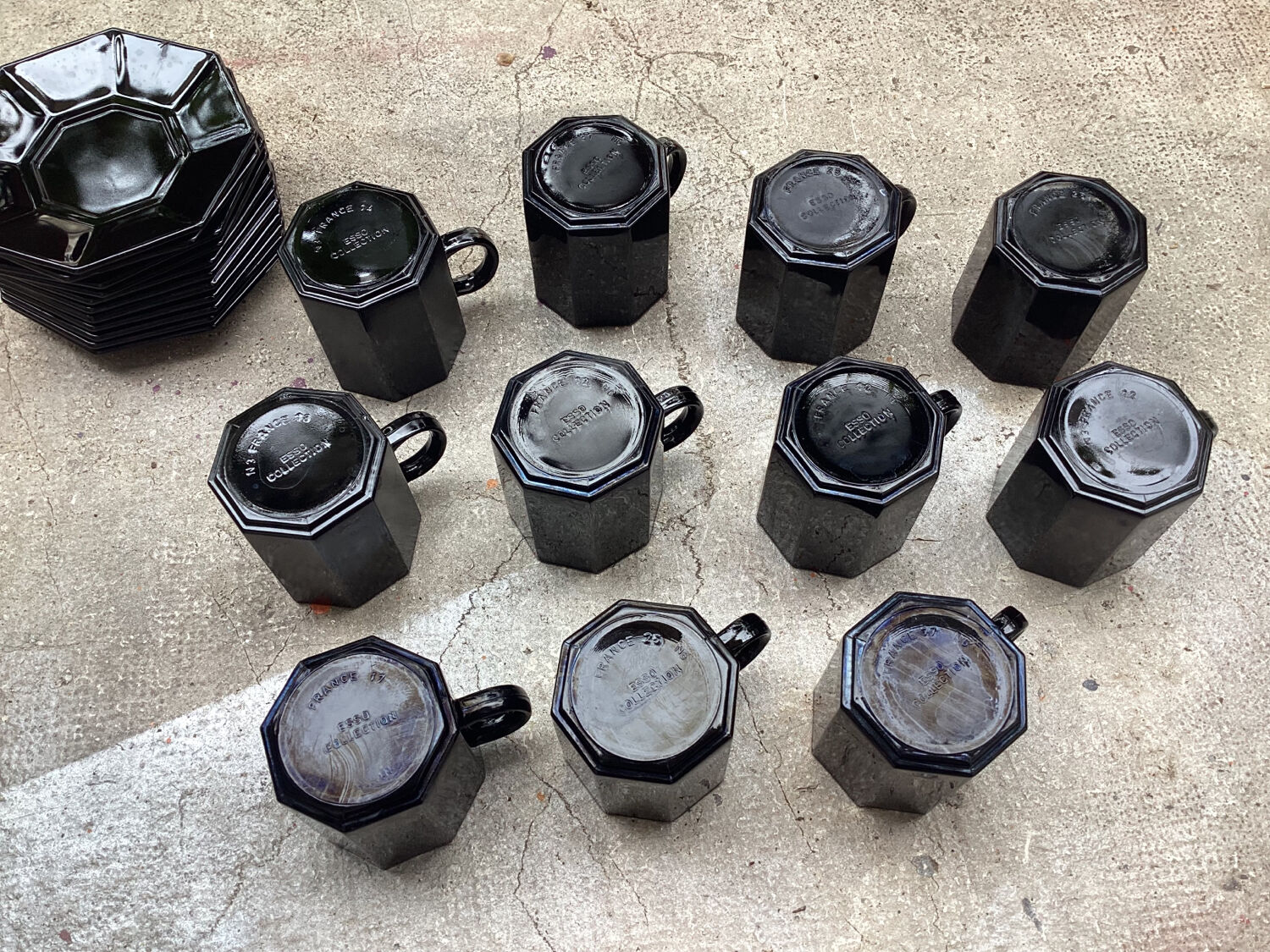 Large 11-cup coffee service Arcoroc vintage Esso collection