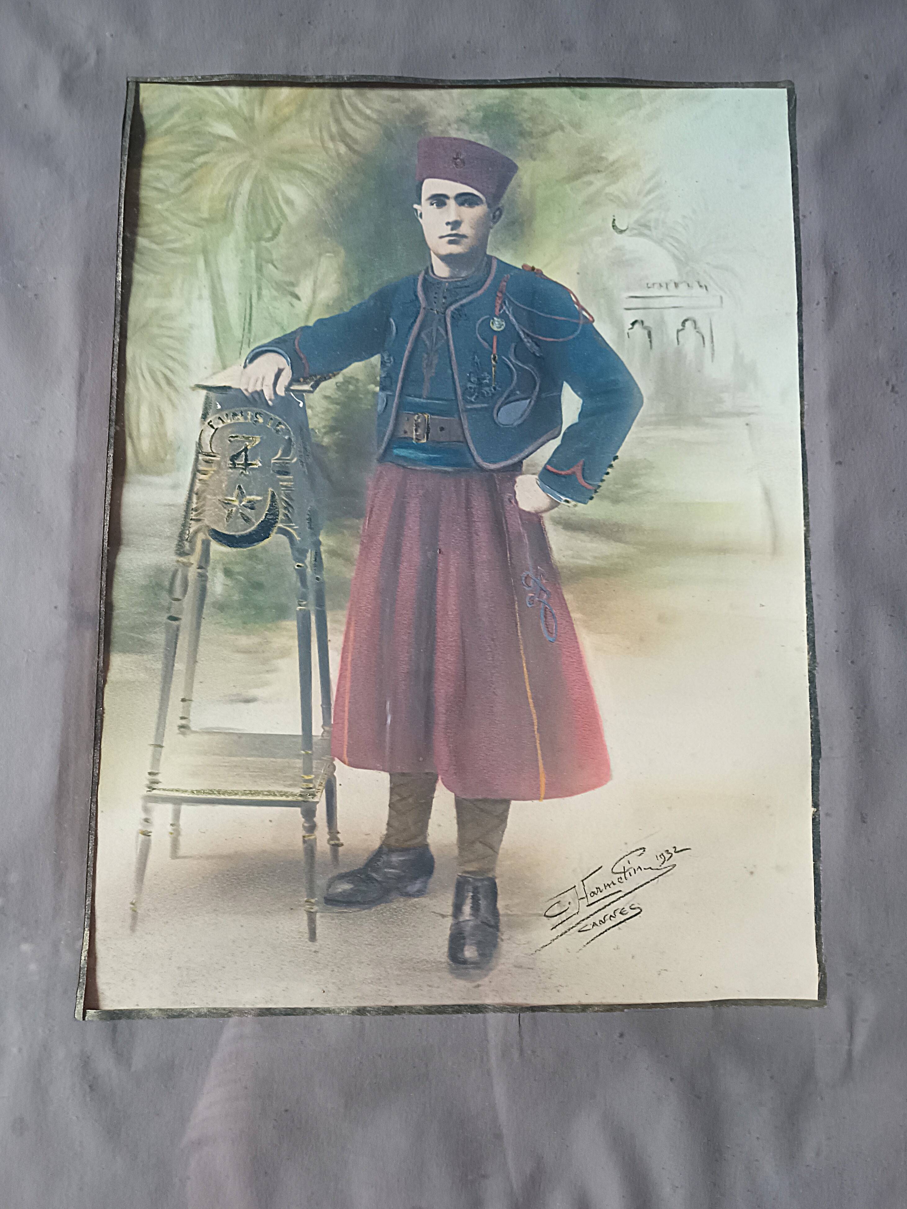 Framed Militaria 1932 large portrait of a Tunisian sharpshooter signed 66 cm X 55 cm