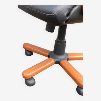 Desk chair