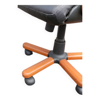 Desk chair