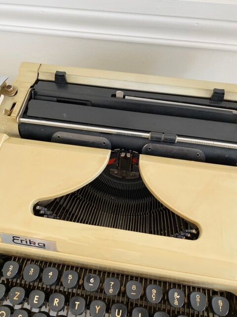 Erika beige typewriter