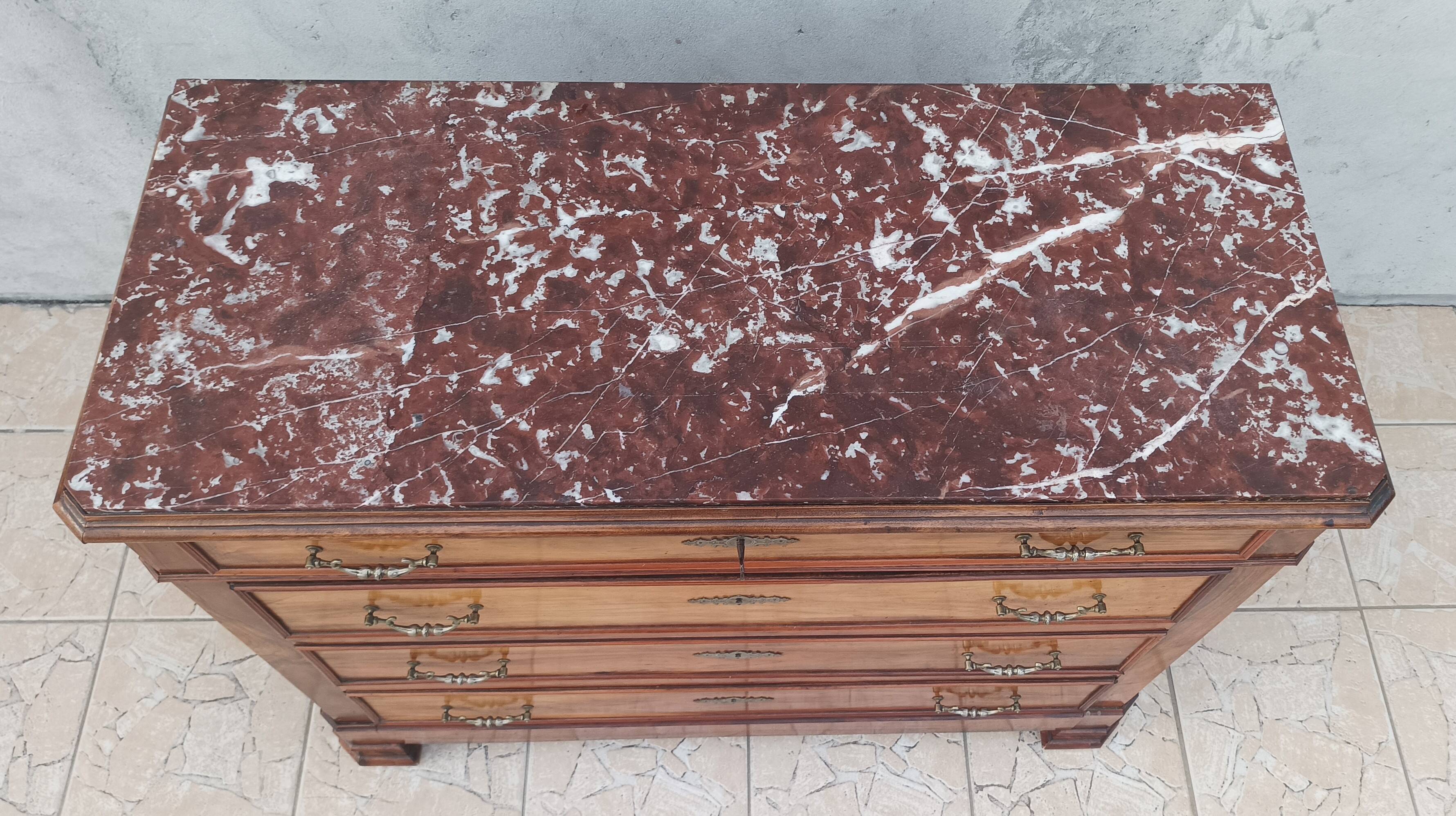 Commode Louis Philippe en noyer