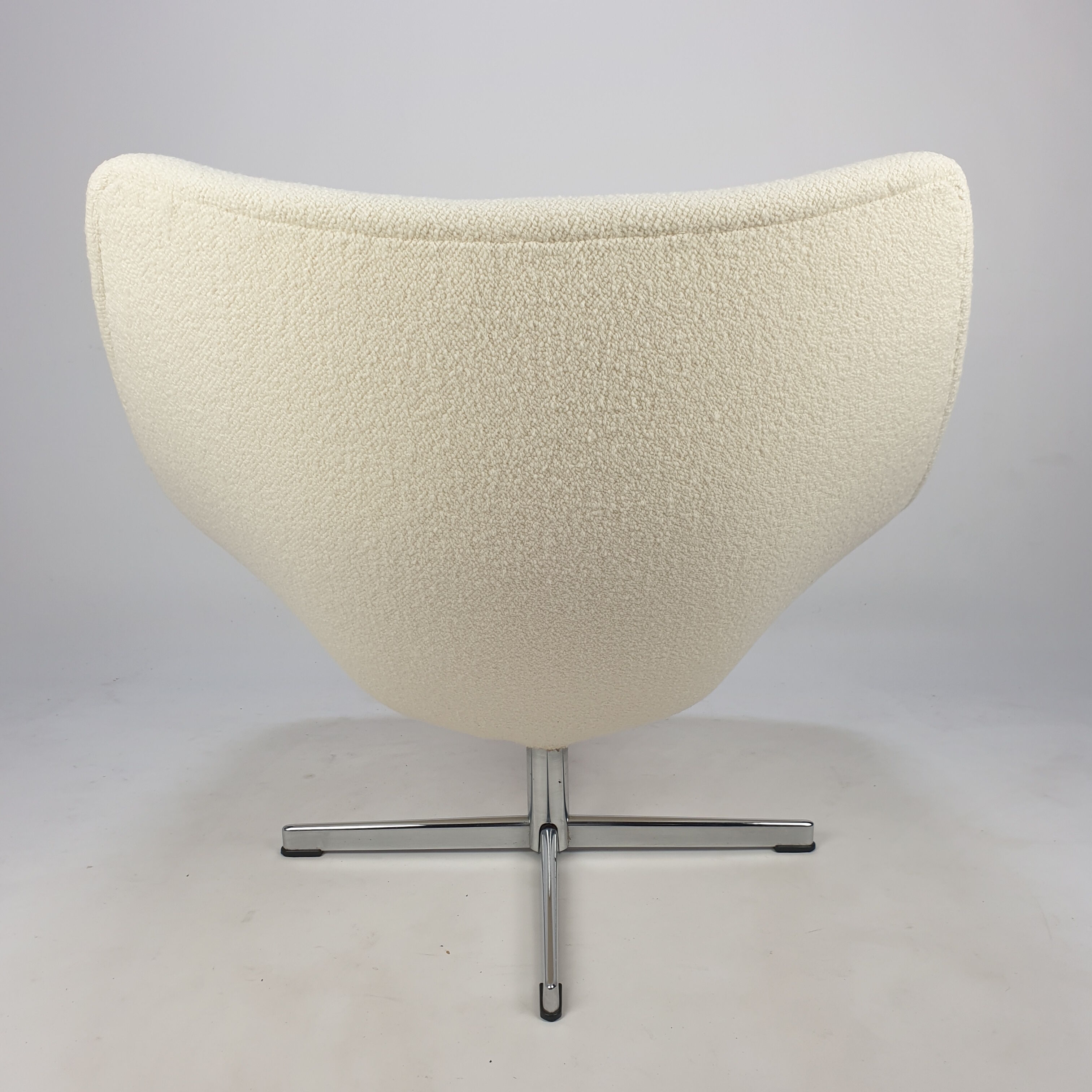 Oyster armchair by Pierre Paulin for Artifort 1965