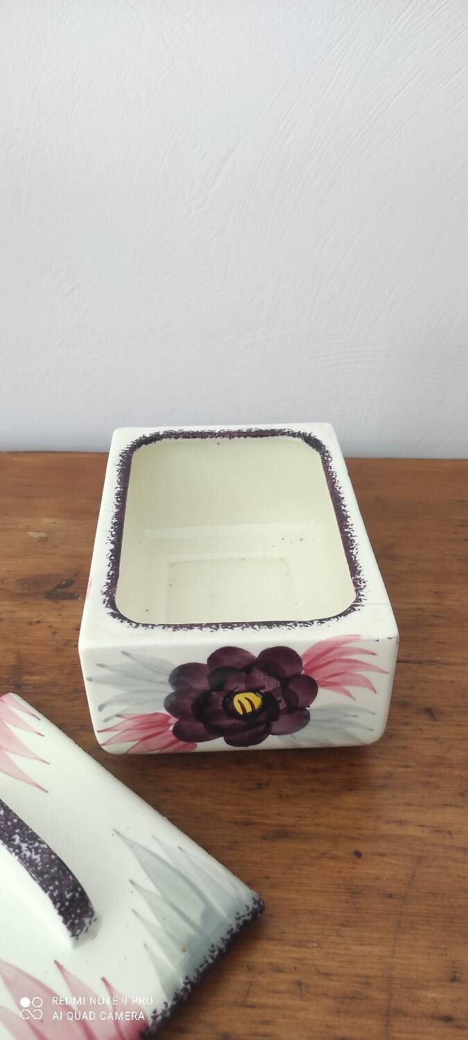 Biscuit or candy box