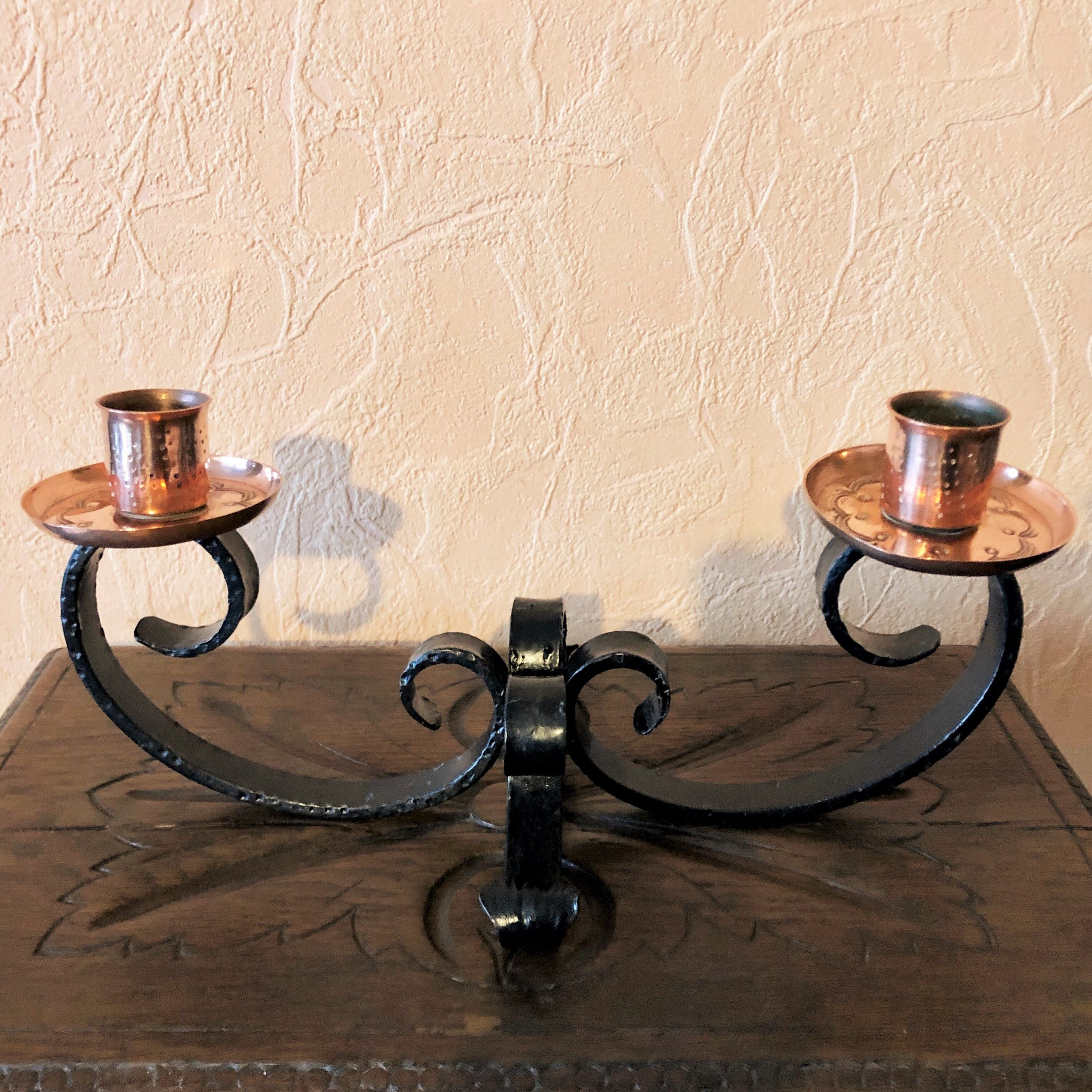 Bougeoir chandelier artisanal fer forgé et cuivre rouge ciselé