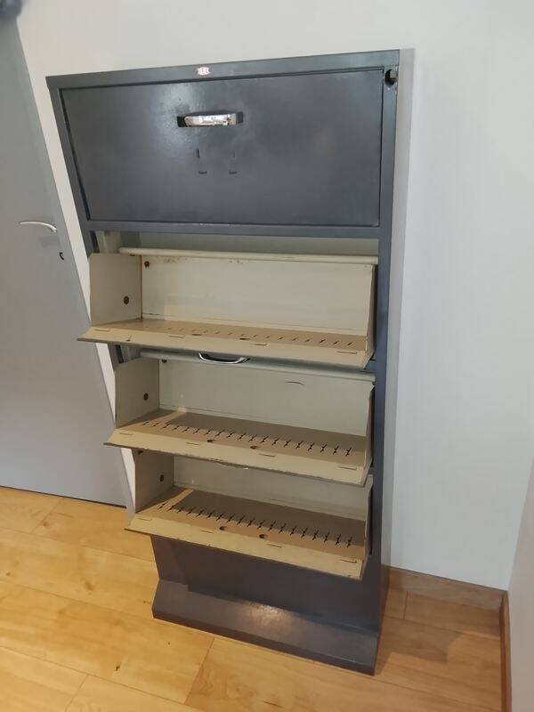 Vintage industrial furniture JEC