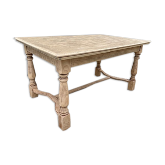 Extendable stripped farm table