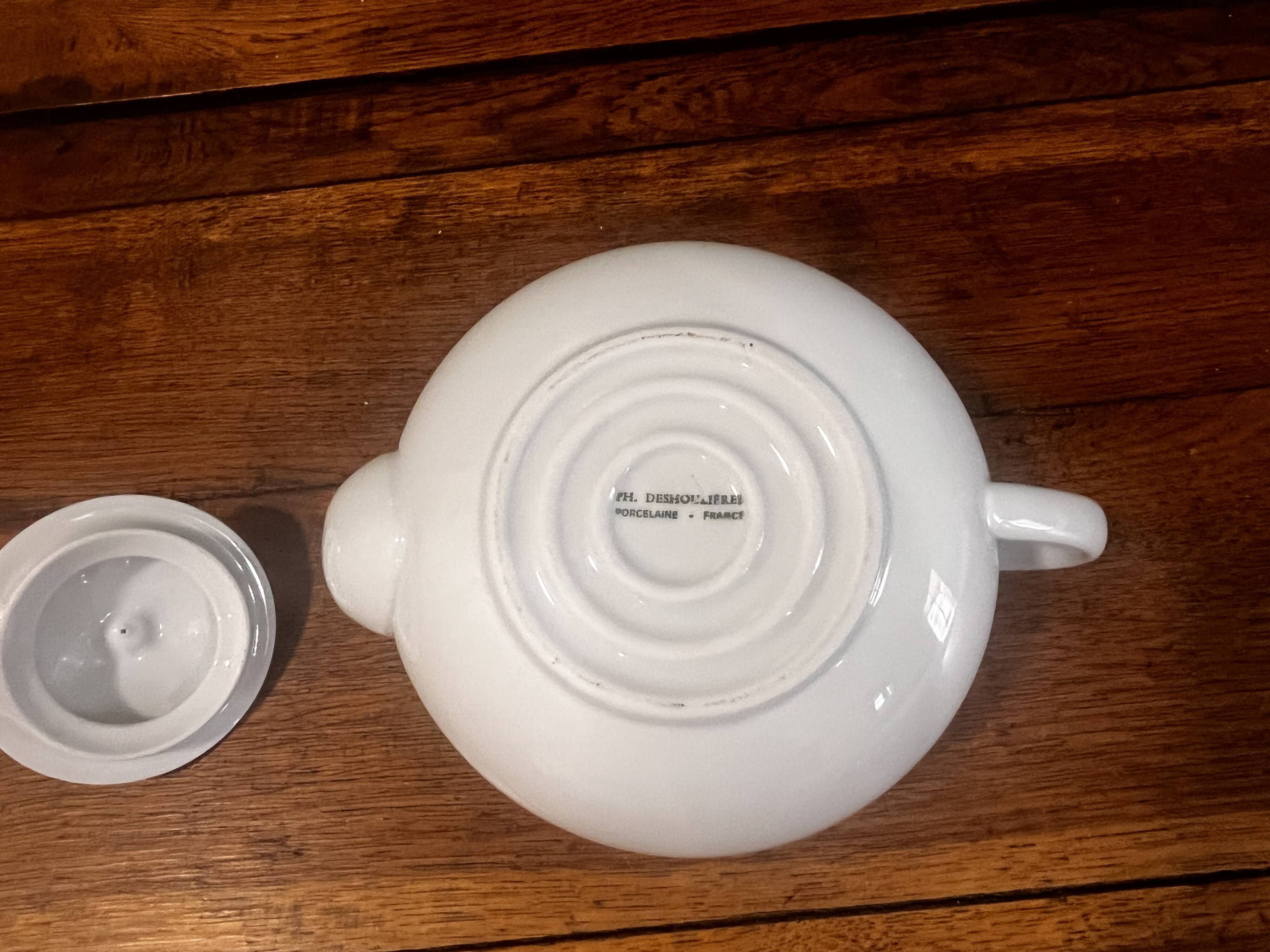 Porcelain teapot Philippe Deshoulières