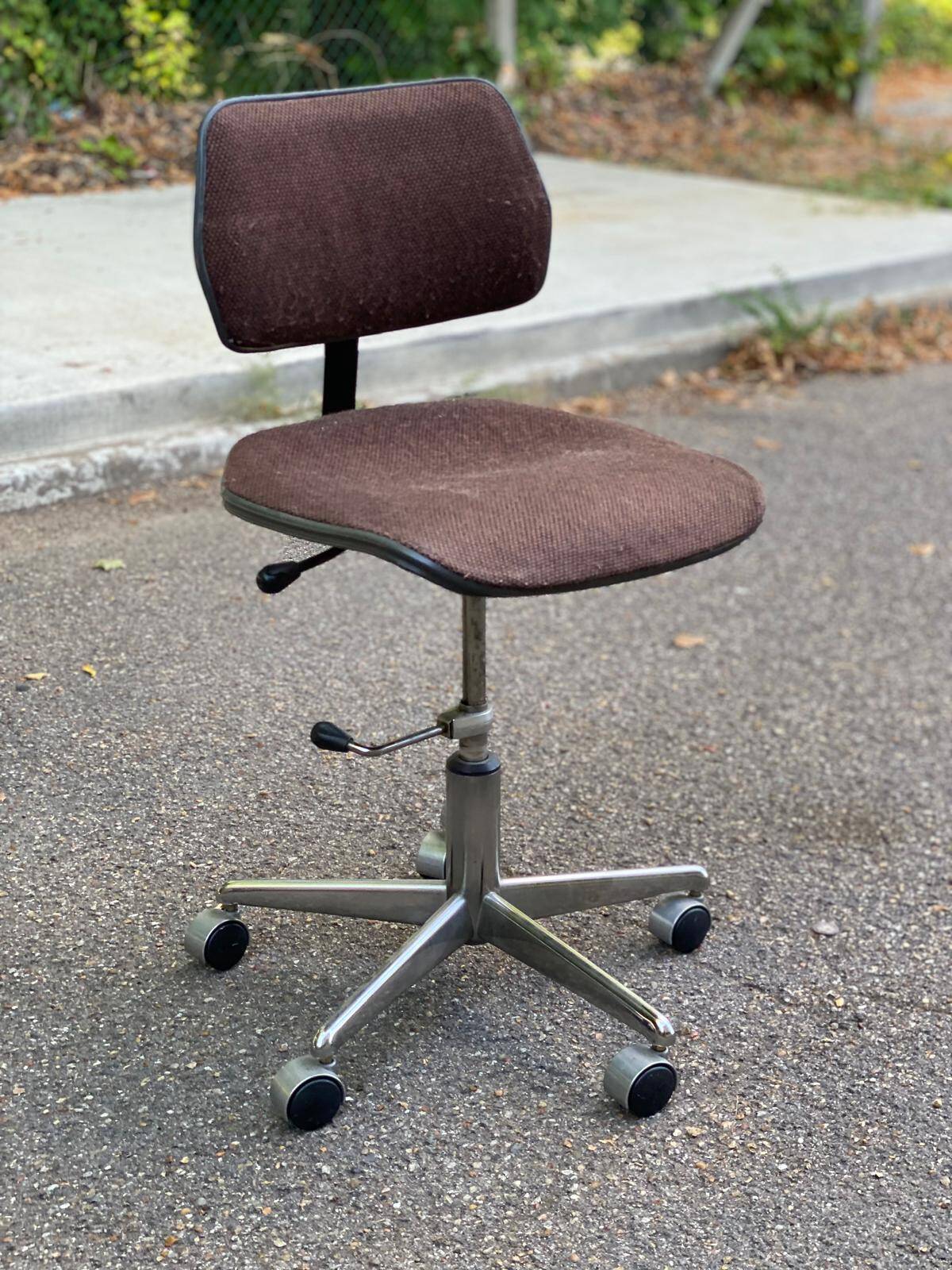 Chaise de bureau scandinave vintage pivotante 1980 daim marron