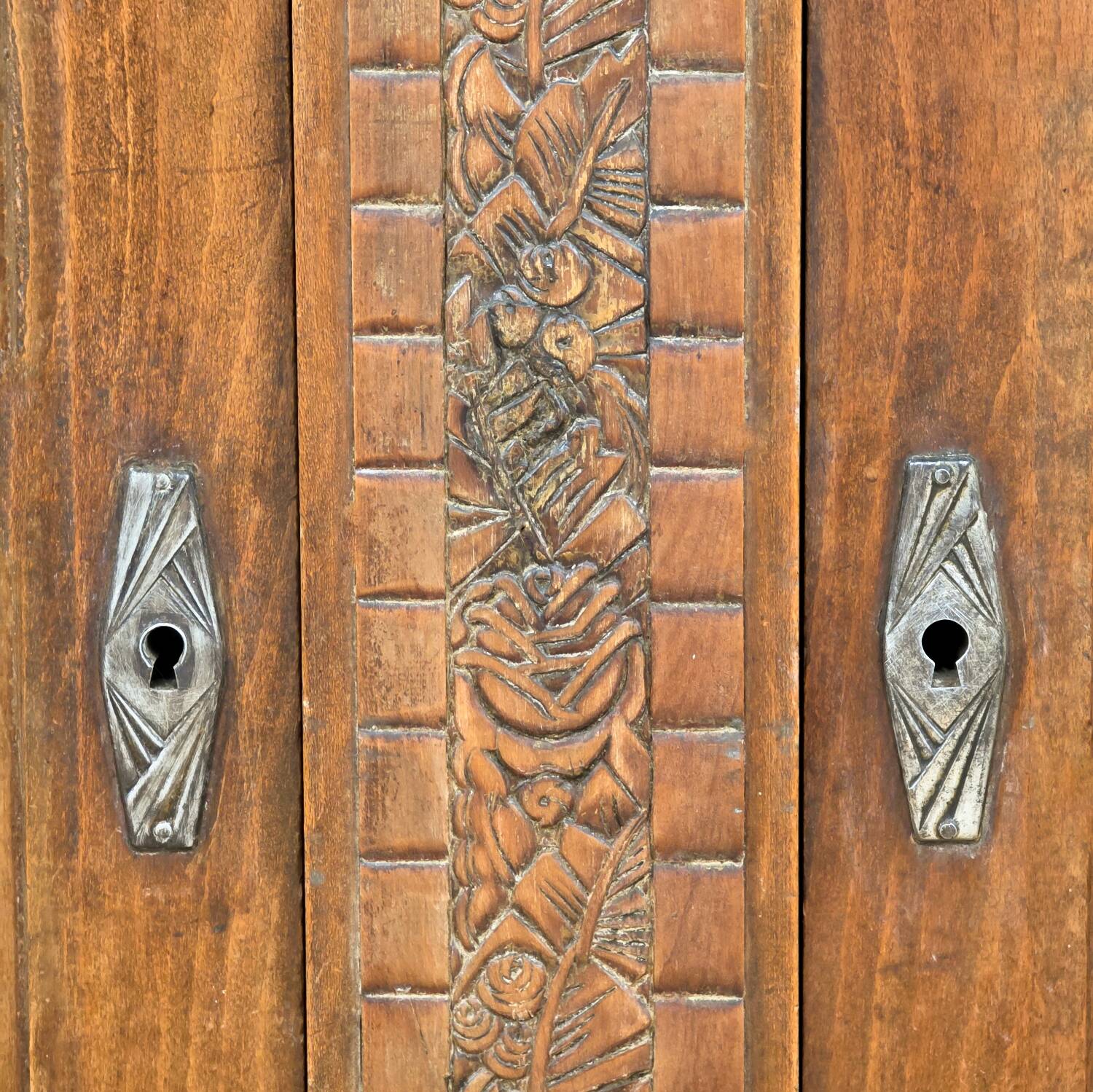 Buffet en bois massif Art Déco des années 1930