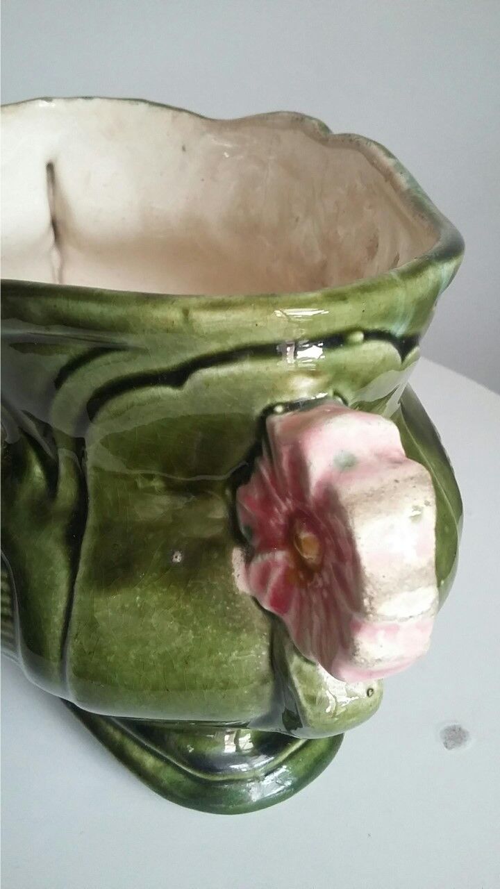 Old-time garden in floral pattern dabbling