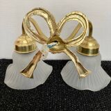 Double tulip wall light
