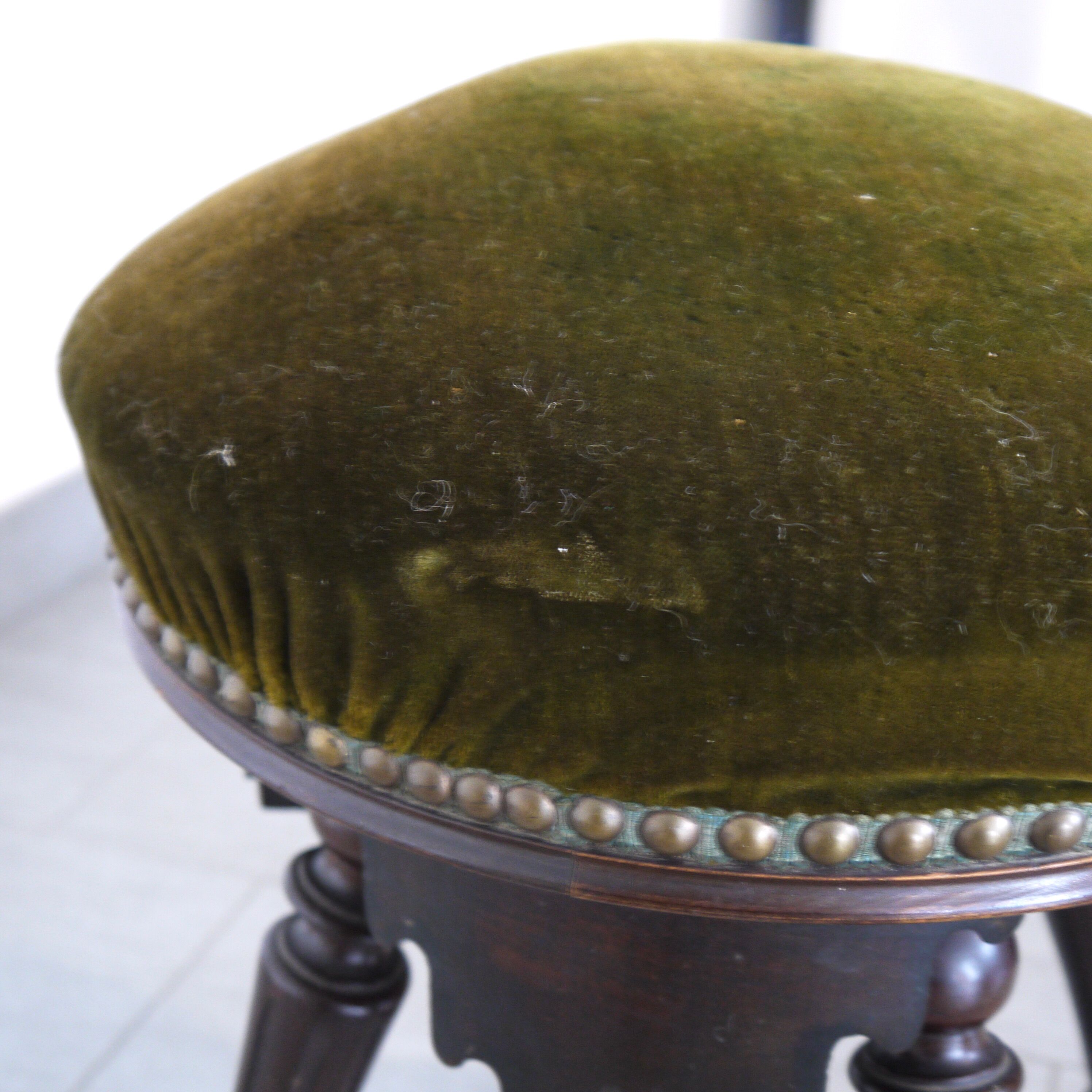 Napoleon III piano stool