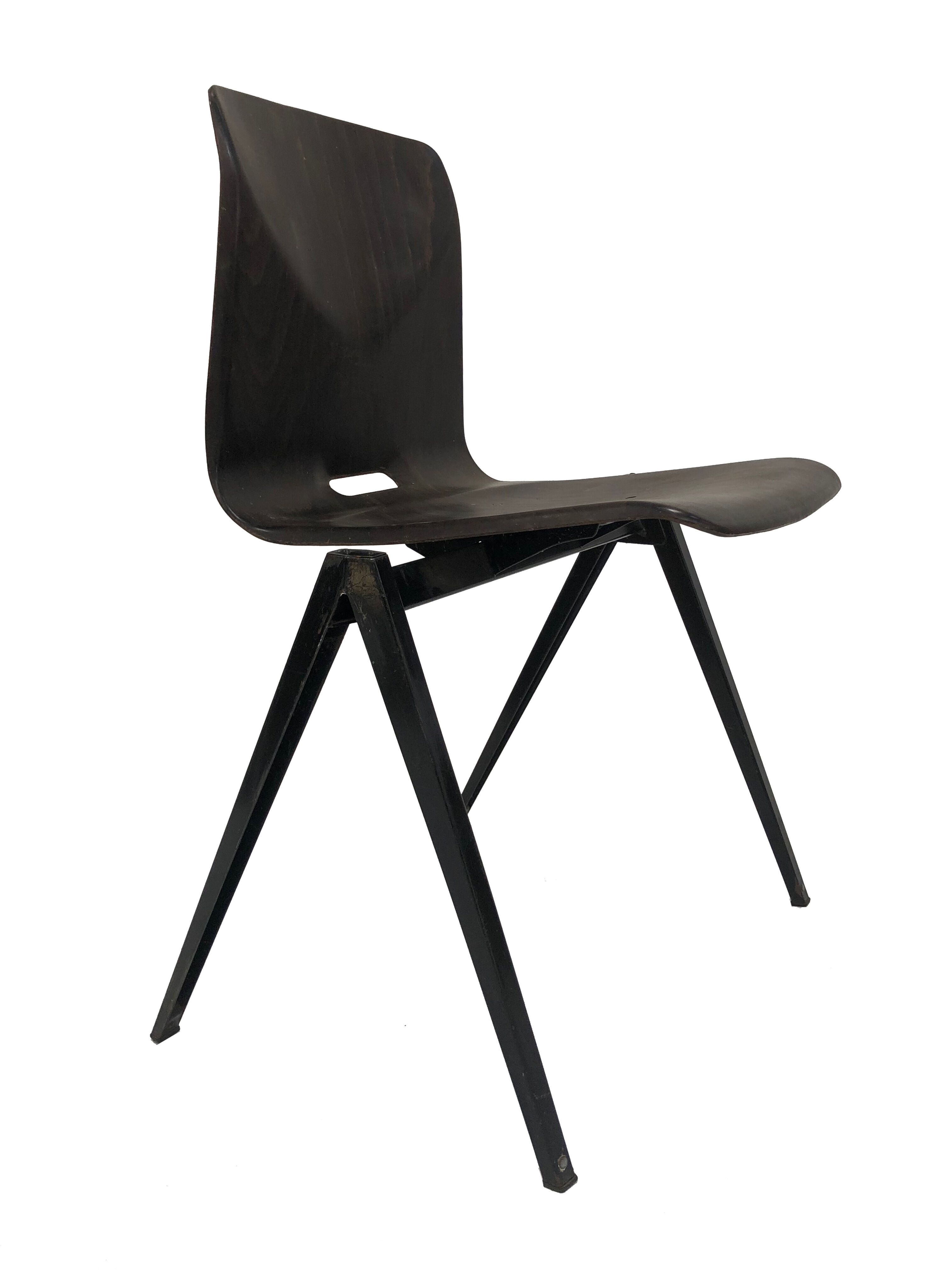 Pagholz Galvanitas S22 stackable school chair