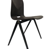 Pagholz Galvanitas S22 stackable school chair
