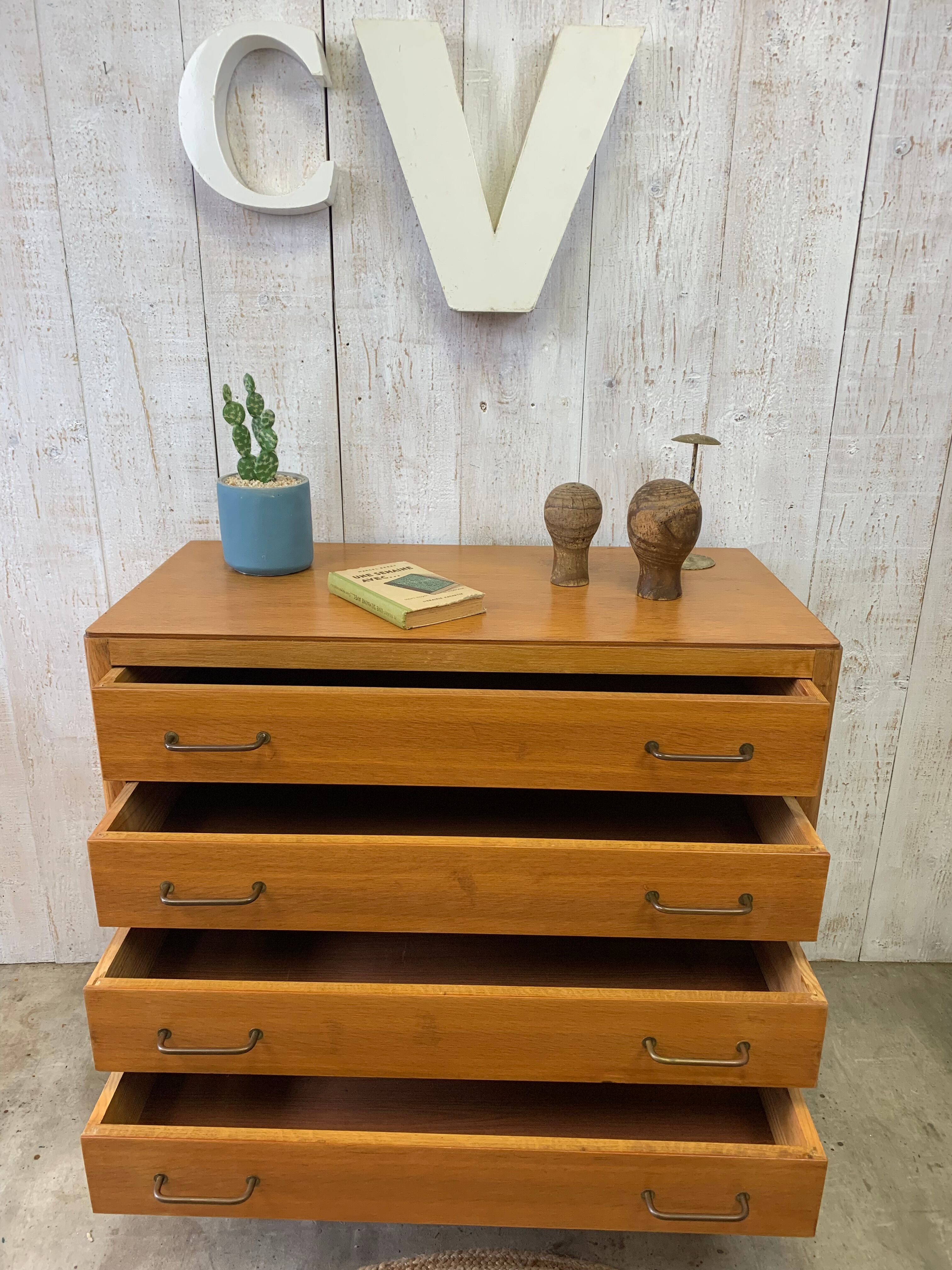 Vintage chest of drawers