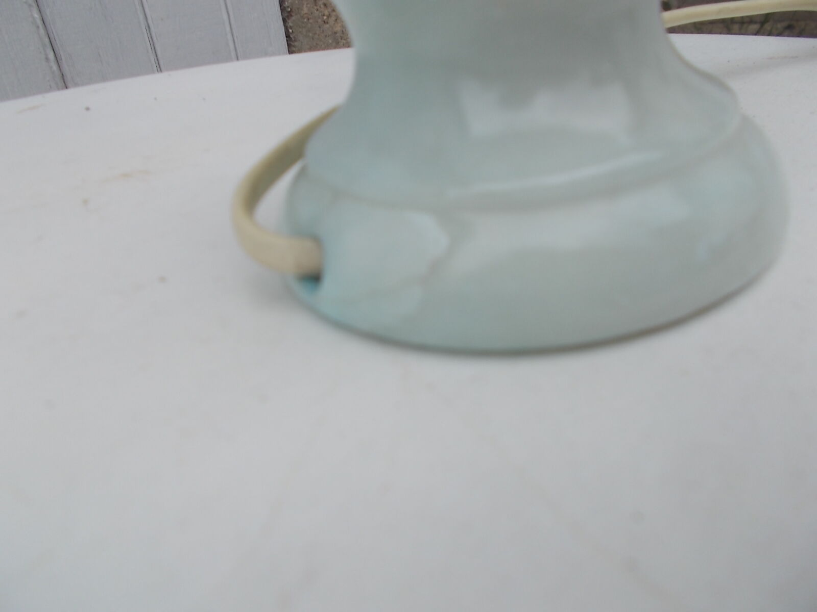 Paire de lampes en albâtre bleu clair