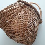 Vintage wicker bag with handle