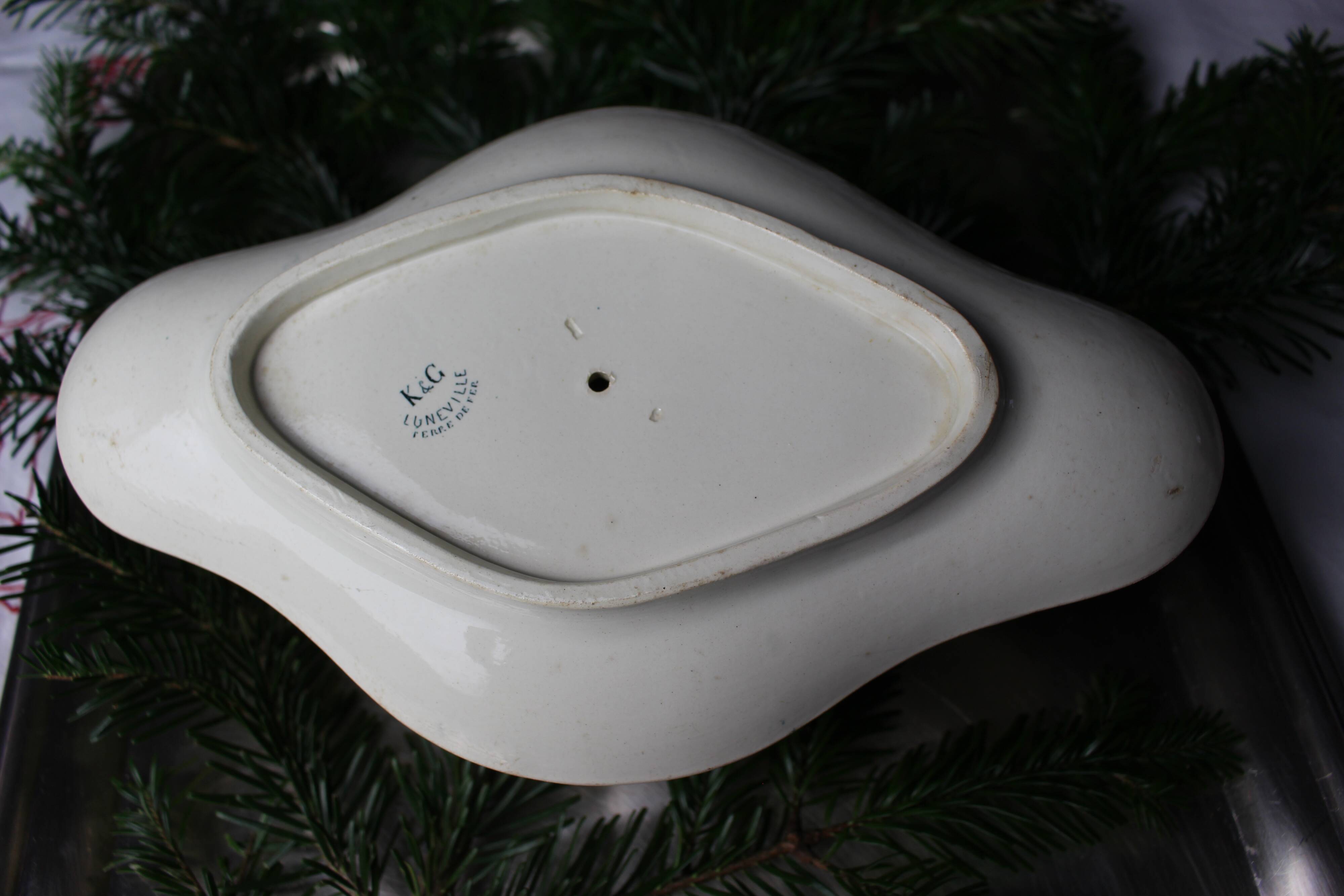 Gravy boat in Terre de Fer Lunéville