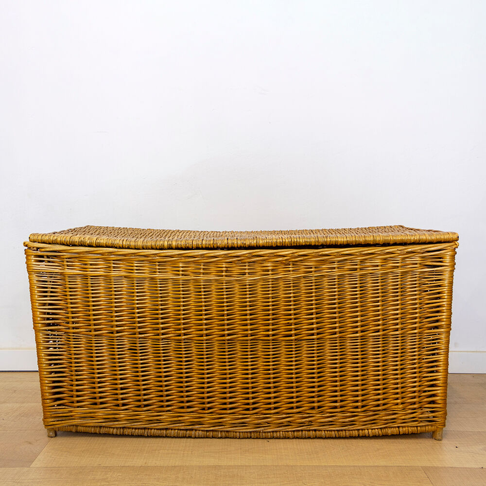 Vintage wicker trunk, Spain 1970