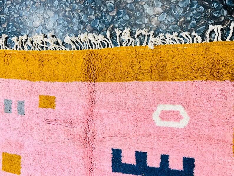 Traditional handmade Berber rug 200cm x 300cm