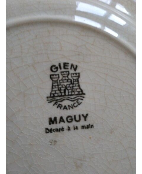 12 plates in Gien porcelain