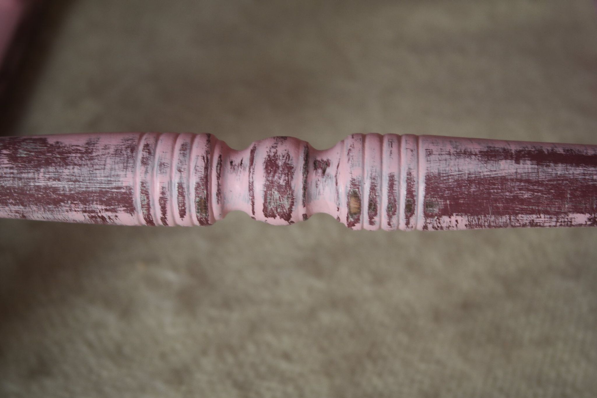 Rocking-chair vintage 50 in pink patina wood