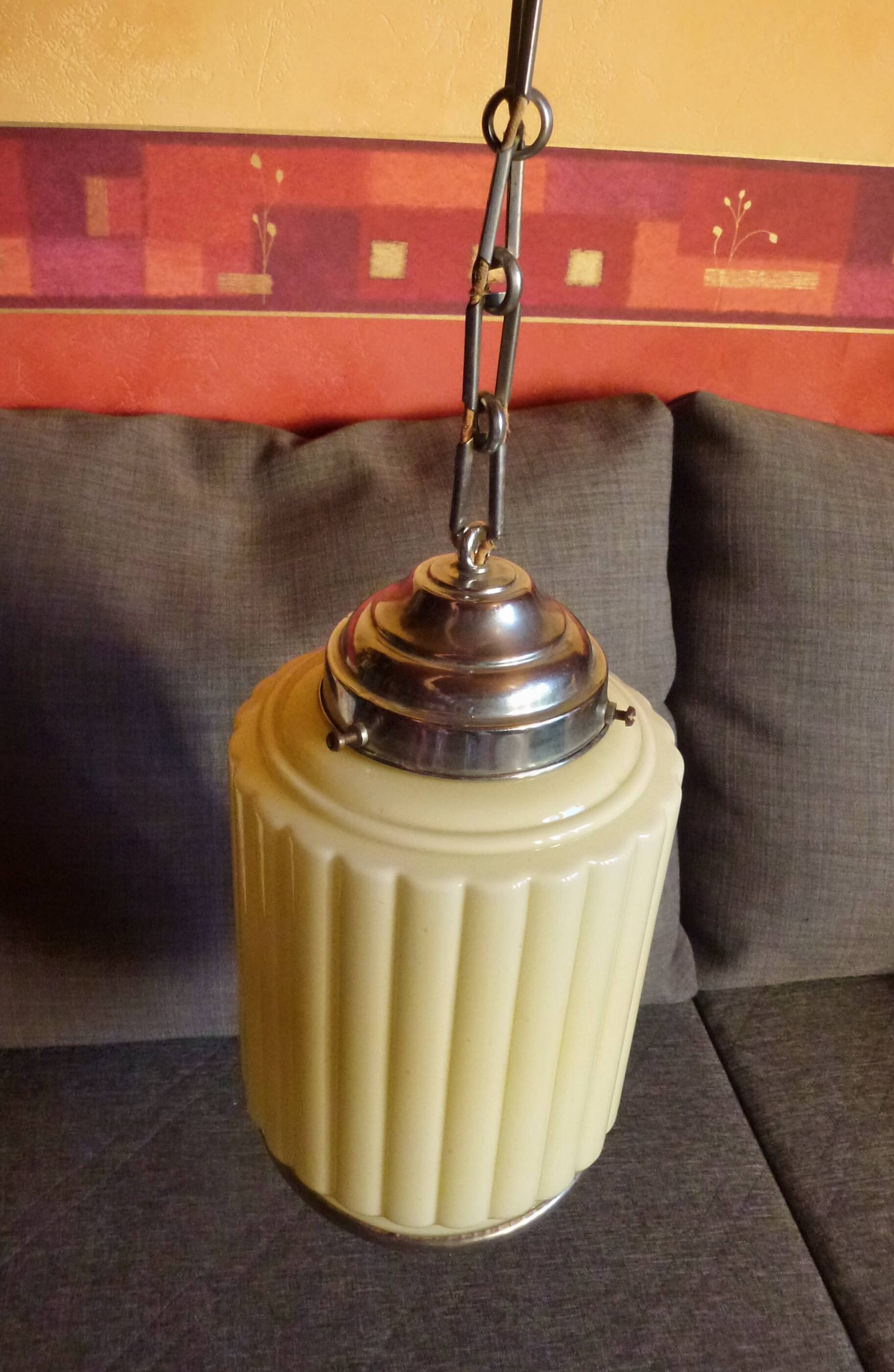 Art Deco "skyscraper" suspension