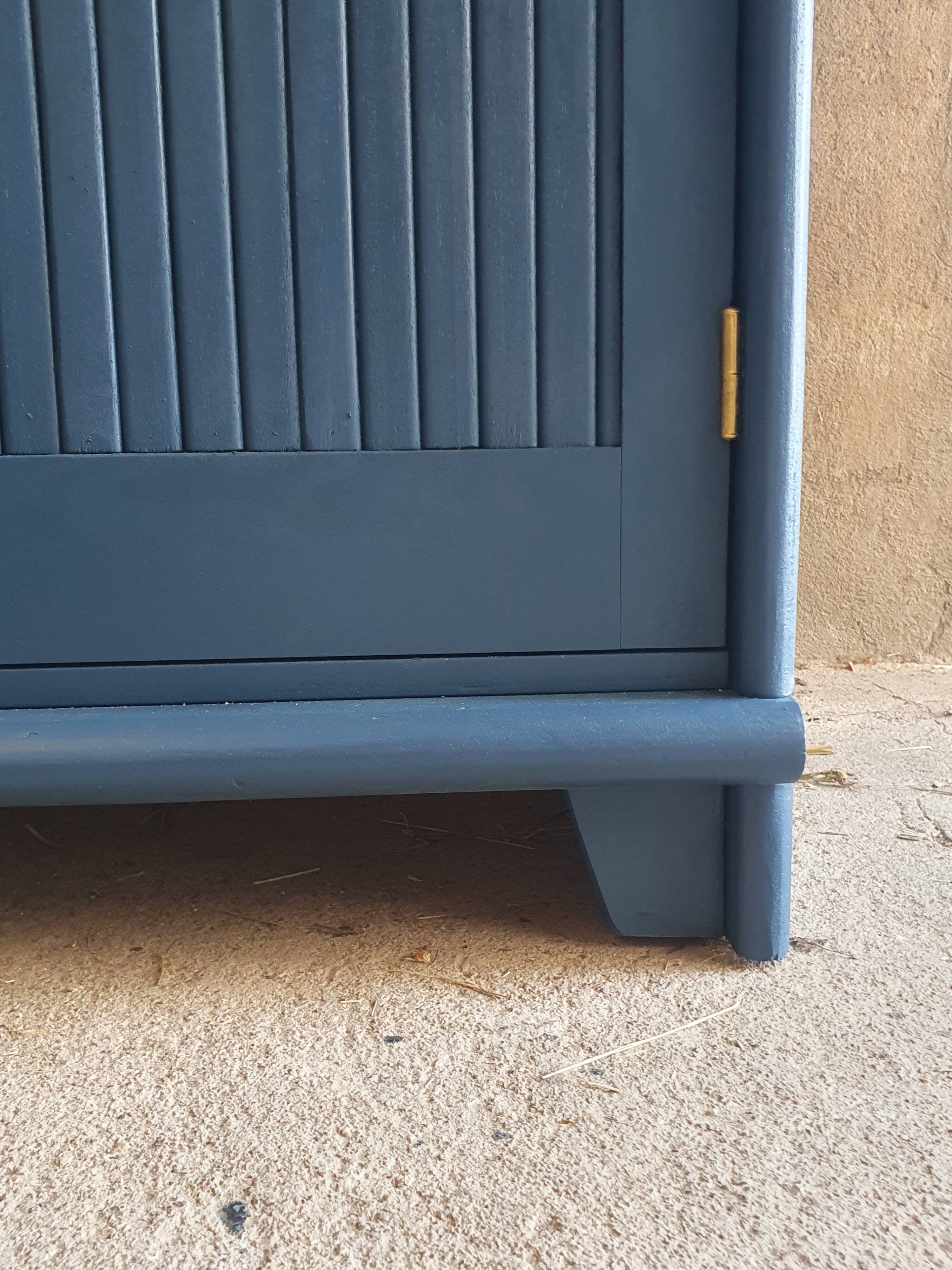 2-door chest of drawers