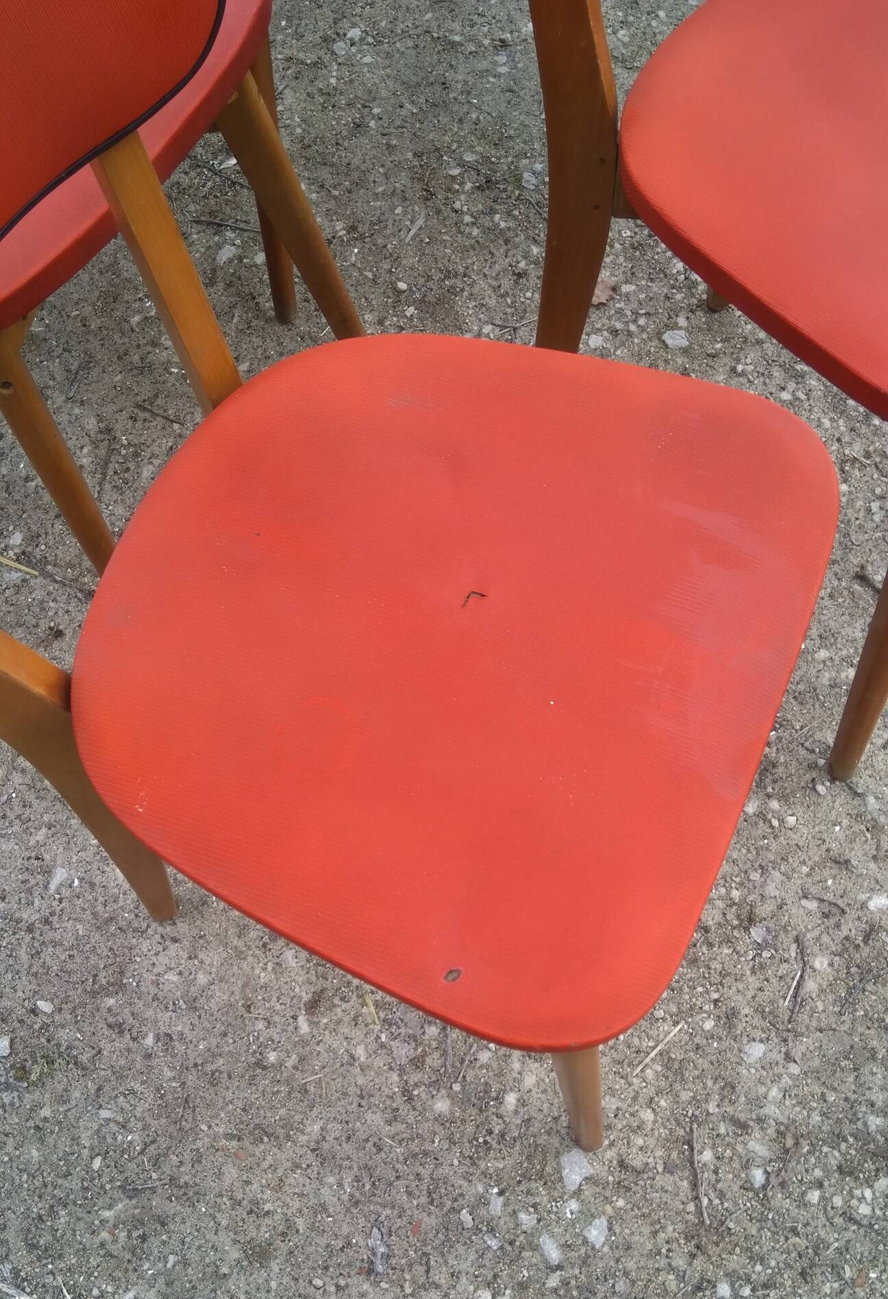 Set of 6 vintage red leatherette chairs