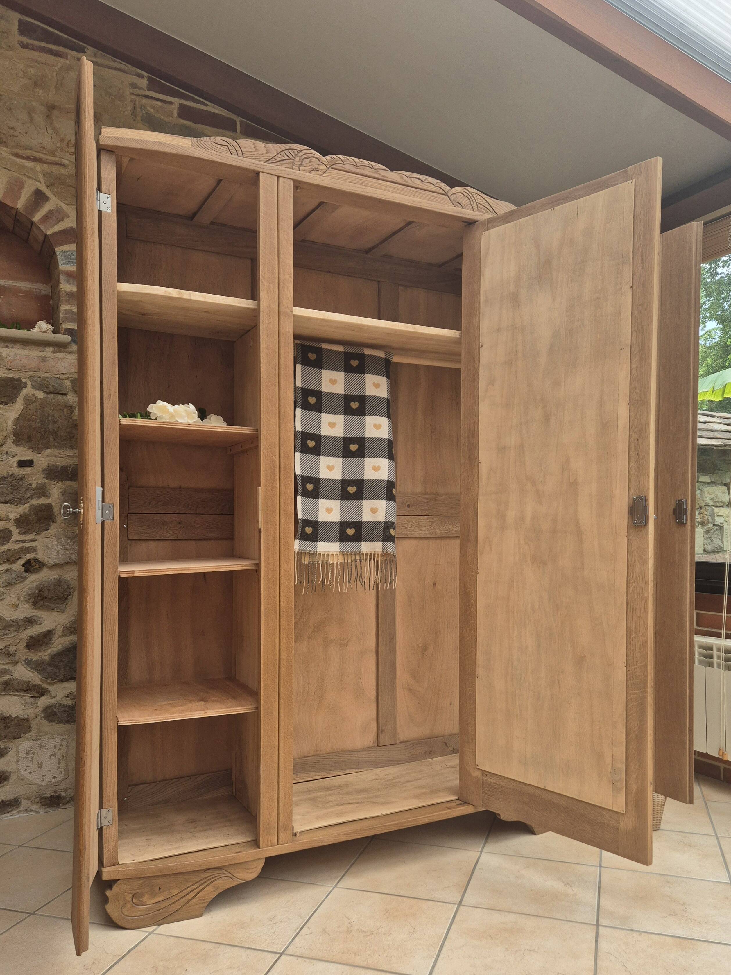 Art Deco cabinet