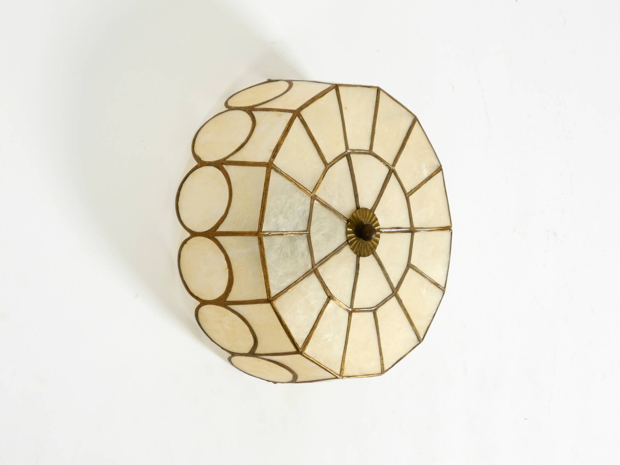 Beautiful round Mid-Century Modern ceiling or wall lamp made of Capiz